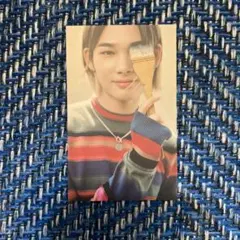 ユニバ　ニキ　トレカ