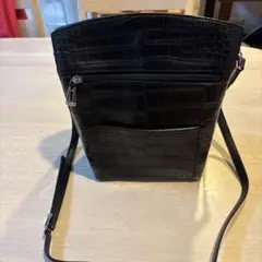 黒 クロコダイル型押し ショルダーバッグ