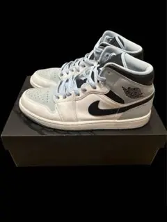 Nike Air Jordan 1 ホワイト/グレー/ブラックのサムネイル