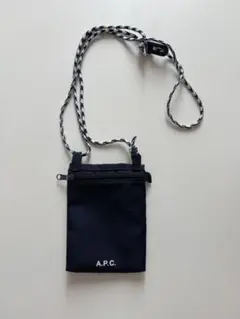 値下げA.P.C. サコッシュ ミニショルダーバッグ ネイビーのサムネイル
