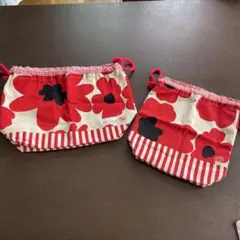 ハンドメイド　赤い花柄のコップ袋 とお弁当袋2点セット