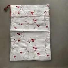 ▼▼ 「新品•未使用」韓国 花柄刺繍 サテン巾着袋