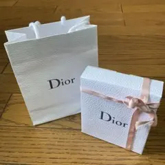Dior ショッパー　ギフトボックス　紙袋　リボン