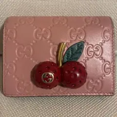 GUCCI チェリー装飾 二つ折り財布 ピンク