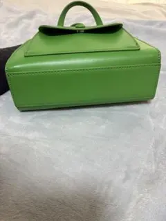 グリーン ショルダーバッグ ボックス型