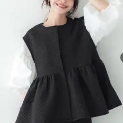 キルティングベスト ぺプラムシルエット coca ブラック