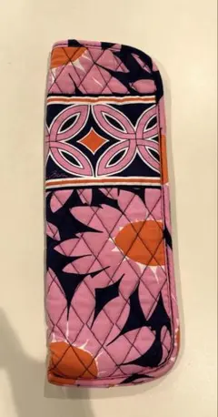 Item thumbnail for item 9061d4da-3430-4fae-a3ee-66b41aef8c5e