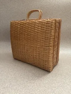 籐（ラタン）製バスケット　レトロ　 【約50年以上前の品物】
