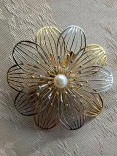 花形ブローチ 金色 銀色 パール