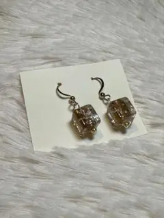 クリアプラスチック 立方体ピアス