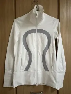 ルルレモンLululemon ジャケットSサイズぐらいのサムネイル