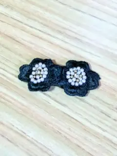 花形ヘアピン 黒 パール付き
