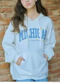 LOVETOXIC ロゴプリント　フラワー刺繍フード付きトレーナー　160150