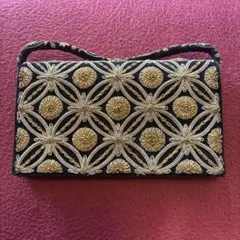 金色刺繍のパーティーバッグ