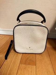 ケイトスペード　ペブルレザー　2way グレージュ　ブラック　カメラバッグ