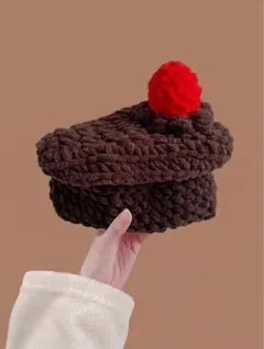 チョコケーキ　小物入れ　いちご
