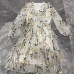 花柄ワンピース