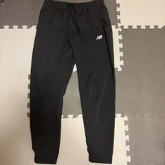New Balance ブラック ジョガーパンツ