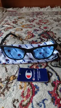 Champion ☆ブルーレンズ偏光サングラス☆フレーム/ ブラック