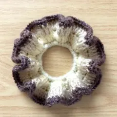 ハンドメイド　かぎ編み　シュシュ　ニットシュシュ　フリルシュシュ　編み物♡3色