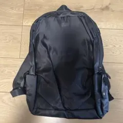ブラック ナイロンリュック USBポート付き
