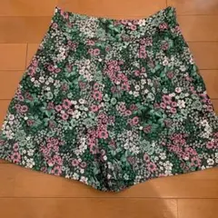 Earth music & ecology 花柄ショートパンツ両脇ポケット付き