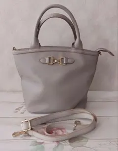 anySiSショルダー付きバッグ