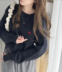 ワンポイント胸刺繍 オーバーサイズ ケーブルニットプルオーバー