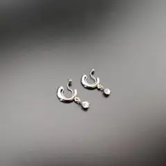 フープ型クリスタル付きイヤリング