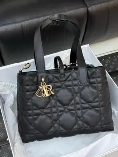 ブラック キルティング レザーハンドバッグ