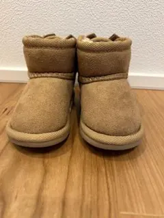 値下げ　ベージュのブーツ　ムートンブーツ　リボン