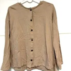 ベージュ ボタン付き 長袖シャツ M-L