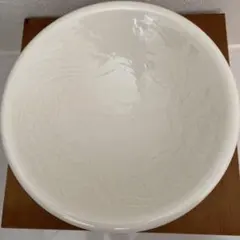 快山窯　塚本快示 (人間国宝)白瓷刻花唐草文鉢　盛り鉢　菓子鉢　共箱・共布付き