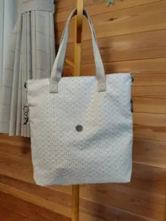 美品キプリング ショルダーバッグ　トートバッグ　アイボリー　ホワイト　A4