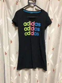 adidas 半袖 Tシャツ ブラック マルチカラーロゴ