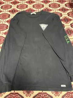 GUESSロングTシャツ