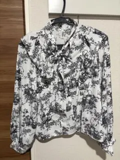 値下げしました！リボン付きブラウス