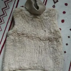 お値下げ検討中。タートルネックベスト ラビットファー