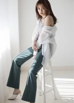 グレイル　GRL フレアパンツ　グリーン