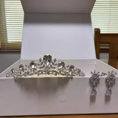 シルバークリスタルティアラとイヤリングセット、美品