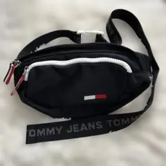 TOMMY JEANS ブラックボディバッグ