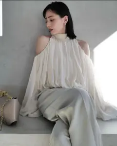 【即日発送可】anuans シフォンボリュームブラウス anuans オフショル 即日発送可】anuans シフォンボリュームブラウス anuans