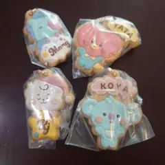 BT21 クッキーチャームコット　4個セット