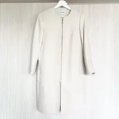 【美品】ラトータリテ ノーカラーZIPコート ホワイト 春コート クリーニング済のサムネイル