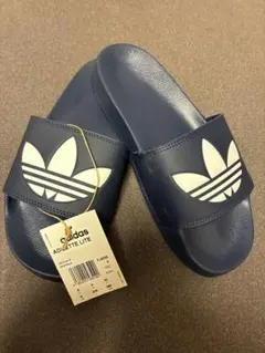 adidas ADILETTE アディダス シャワーサンダル 紺色　27.5cmのサムネイル