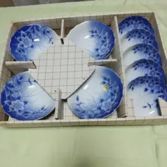 ブルー 花柄 皿 9枚セットのサムネイル