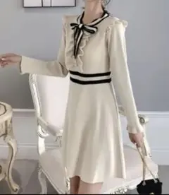 ボウタイリボン付きニットワンピース