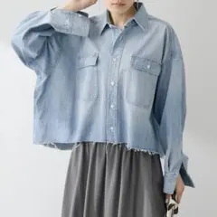 美品✨ Whim Gazette ウィムガゼット 長袖デニムシャツ クロップド丈 美品✨ Whim Gazette ウィムガゼット 長袖デニムシャツ クロップド丈