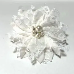 ホワイトフラワーブローチ コサージュ 卒業式 入学式 結婚式 ビジュ パール