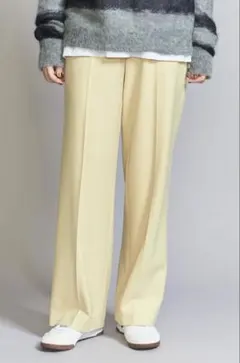 【今期トレンドカラー】ストレートパンツ